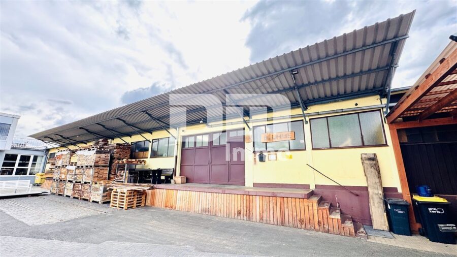 Lager / Produktionshalle mit Büro- und Sozialräumen, Außenflächen + Carport nahe Kassel - Titel Frontansicht